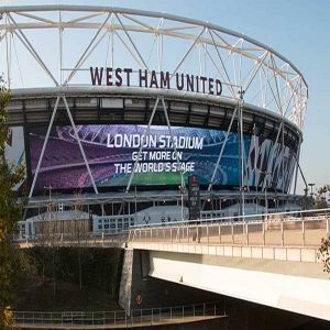 スタジアム用曲面 LED スクリーン