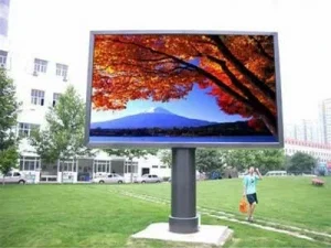 OUTDOOR-LED-SCREEN-Pole-mounted